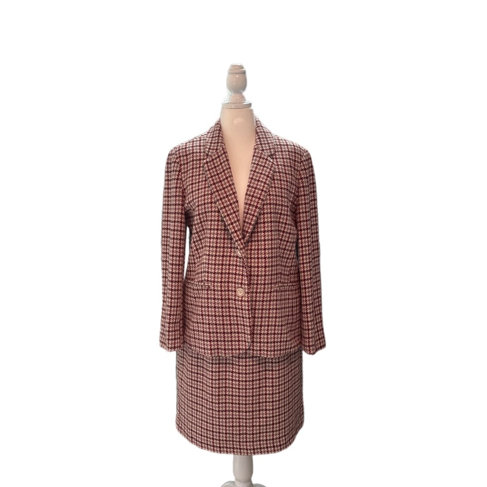 Chadwicks Women’s Houndstooth Skirt Suit.  Wool blend, Fall Colors